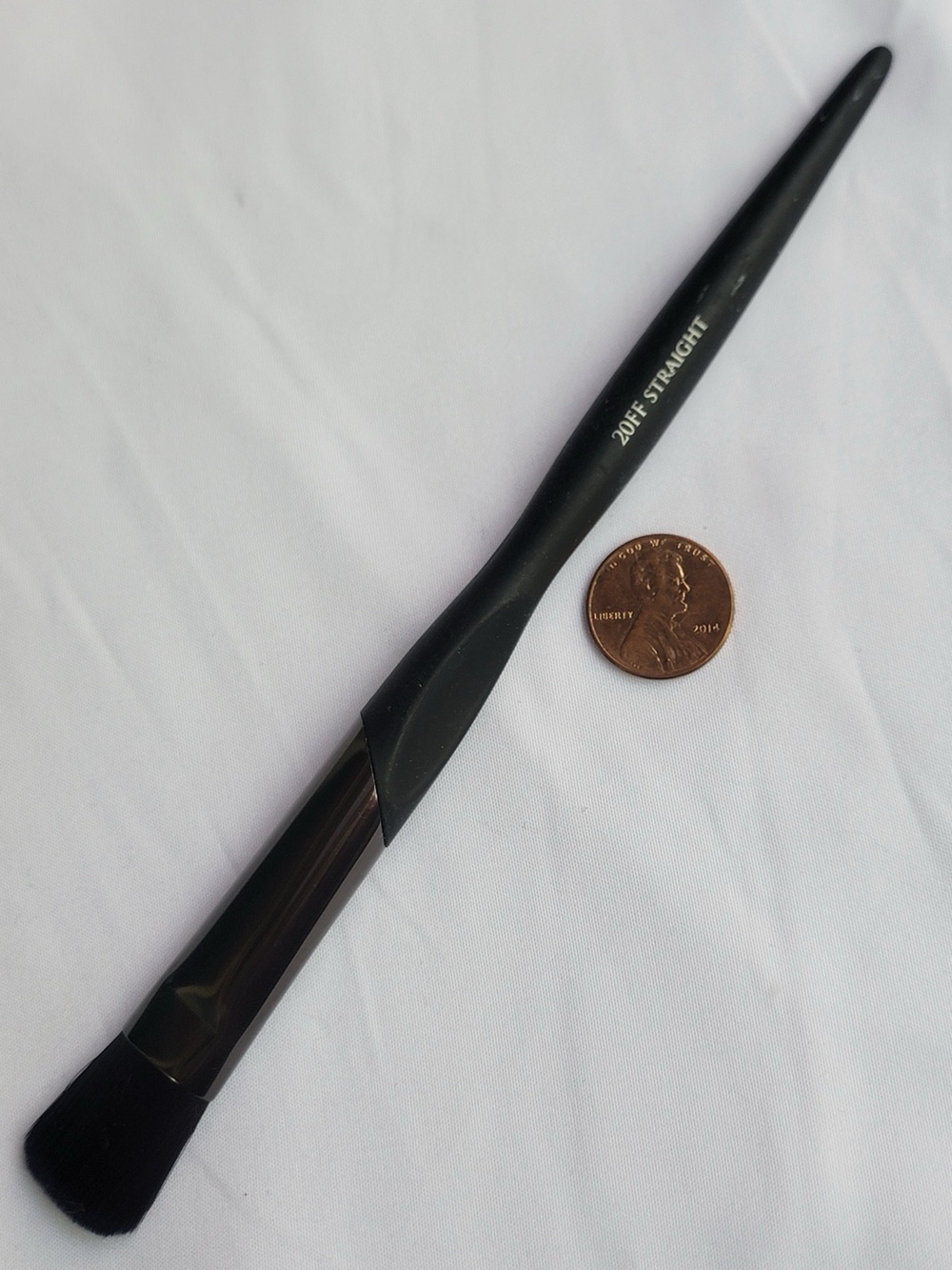 4/25 bundle item. FARAH Black Foundation/Concealer Brush